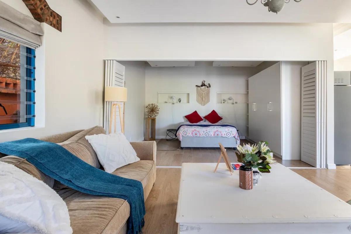 Sunset Beach Holiday Accommodation Кейптаун Екстериор снимка